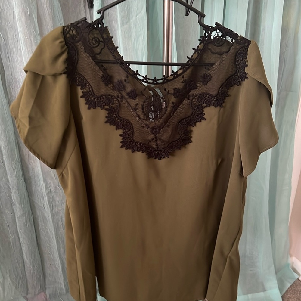 Brand new without tags BEAUTIFUL top